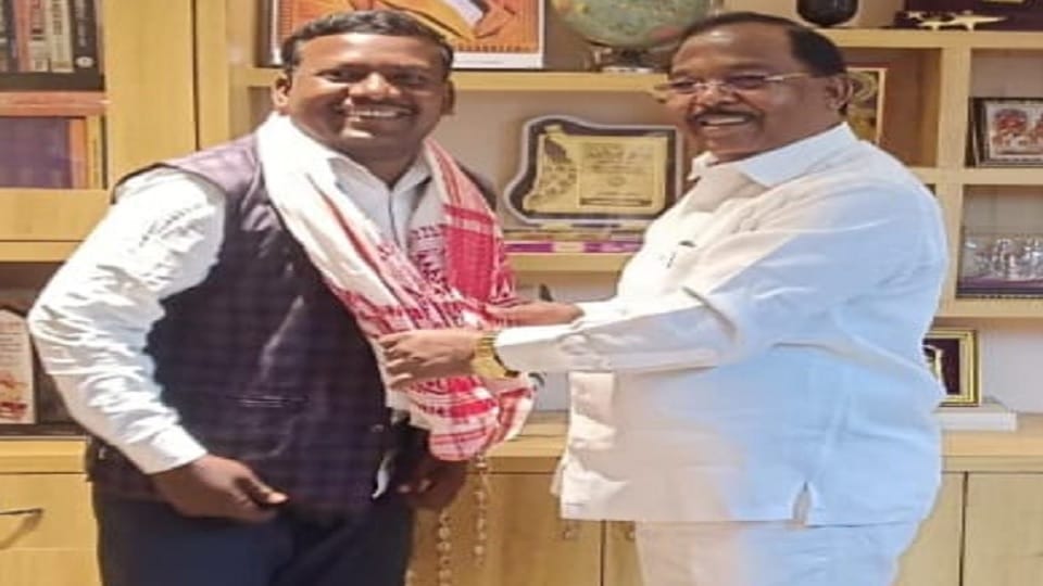 Mundrika Singh became president of public participation committee of Ramchandrapur Government College in Balr