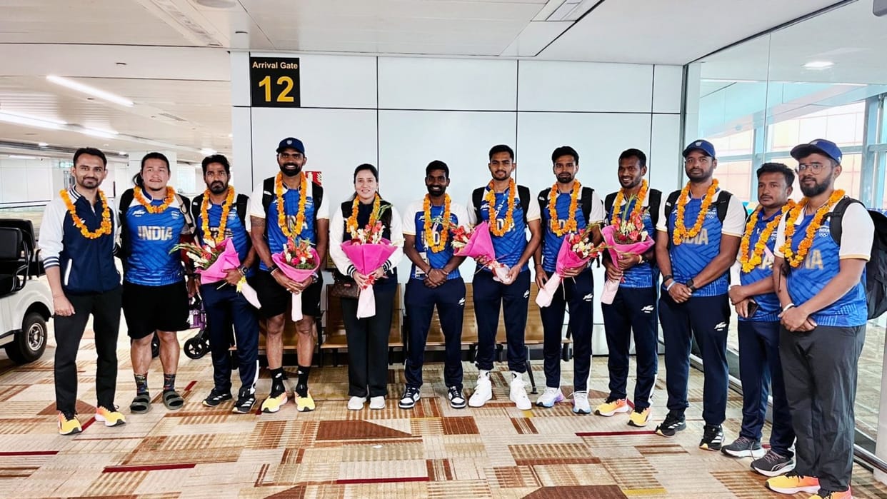 Indian Athletes Return India Live Updates Paris Olympics 2024 PM Modi to meet Medalist Hockey Team to Vinesh