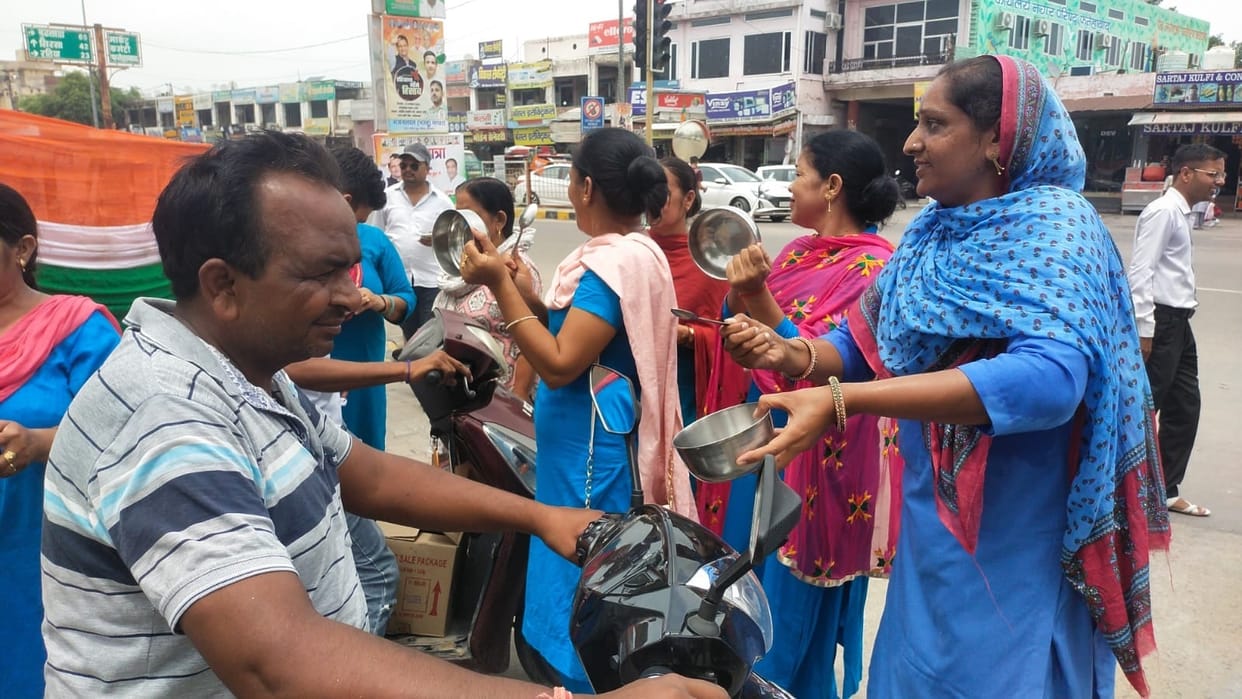 NHM employees begged for regularization in Haryana, strike continues for 19 days; work affected