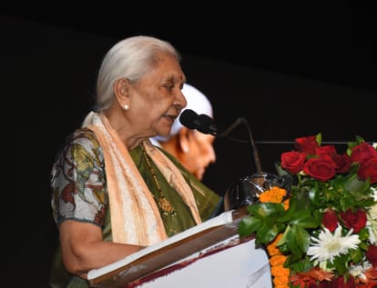 Governor press conference: Anandiben told on which issues she talks to CM, made this comment on law and order