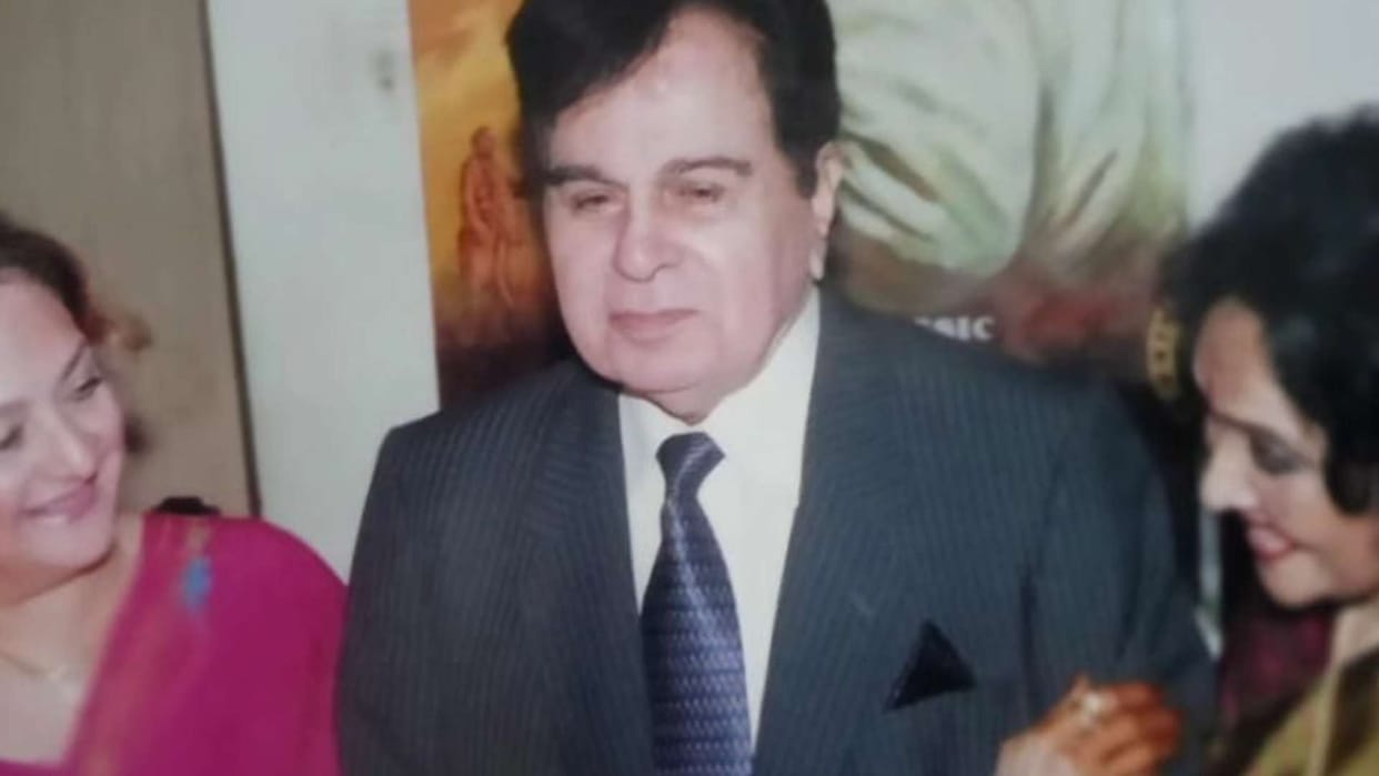 Saira Banu special post on Vyjayanthimala birthday remembered beautiful moments with dilip kumar see photos