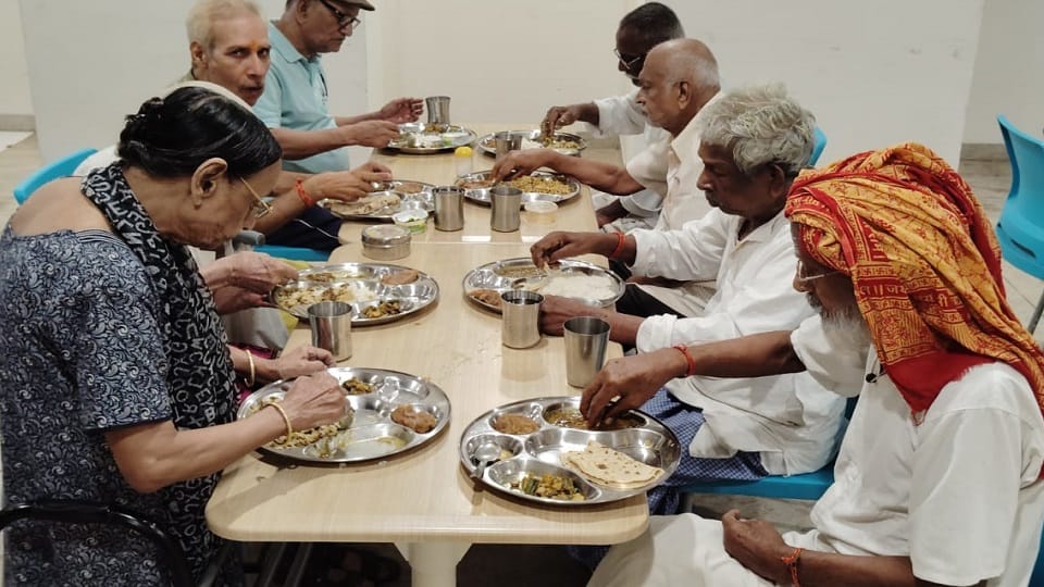 Vaidyanath Mumukshu Bhawan of Kashi built for salvation houseful