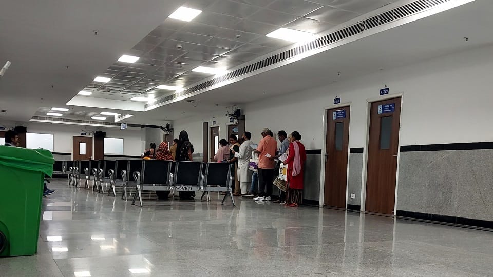 Delhi: Doctors' strike continues, 90 percent surgeries not done in AIIMS;