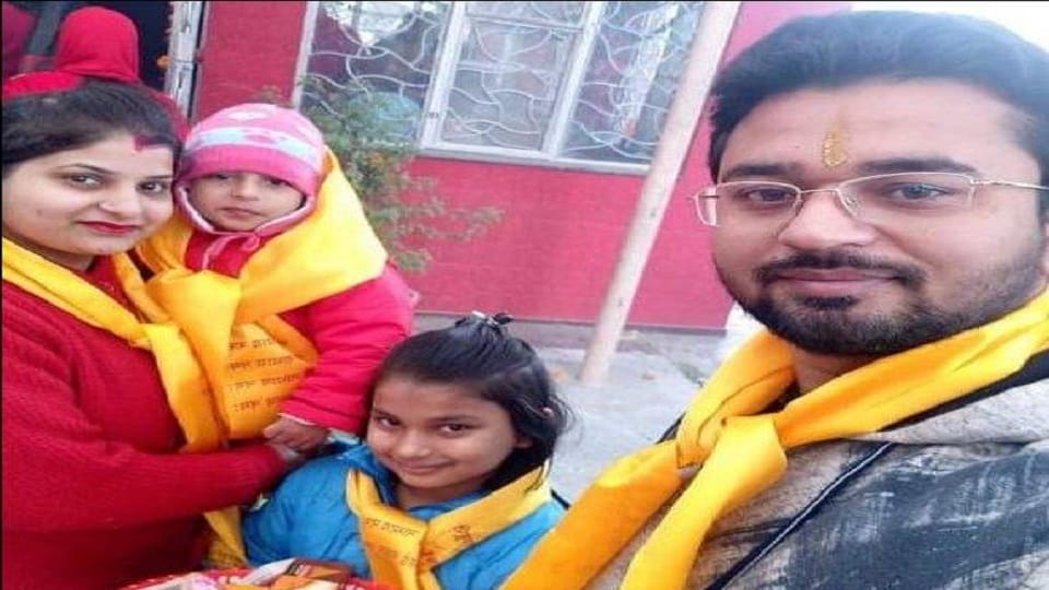 Case of Saurabh-Mona jumping into Ganga, son asking when will father come, father's heart is bursting