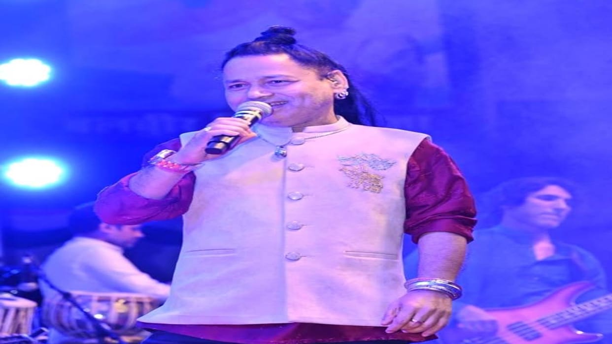Raipur News: Kailash Kher gave a wonderful performance in Johar Tiranga program, people started singing along