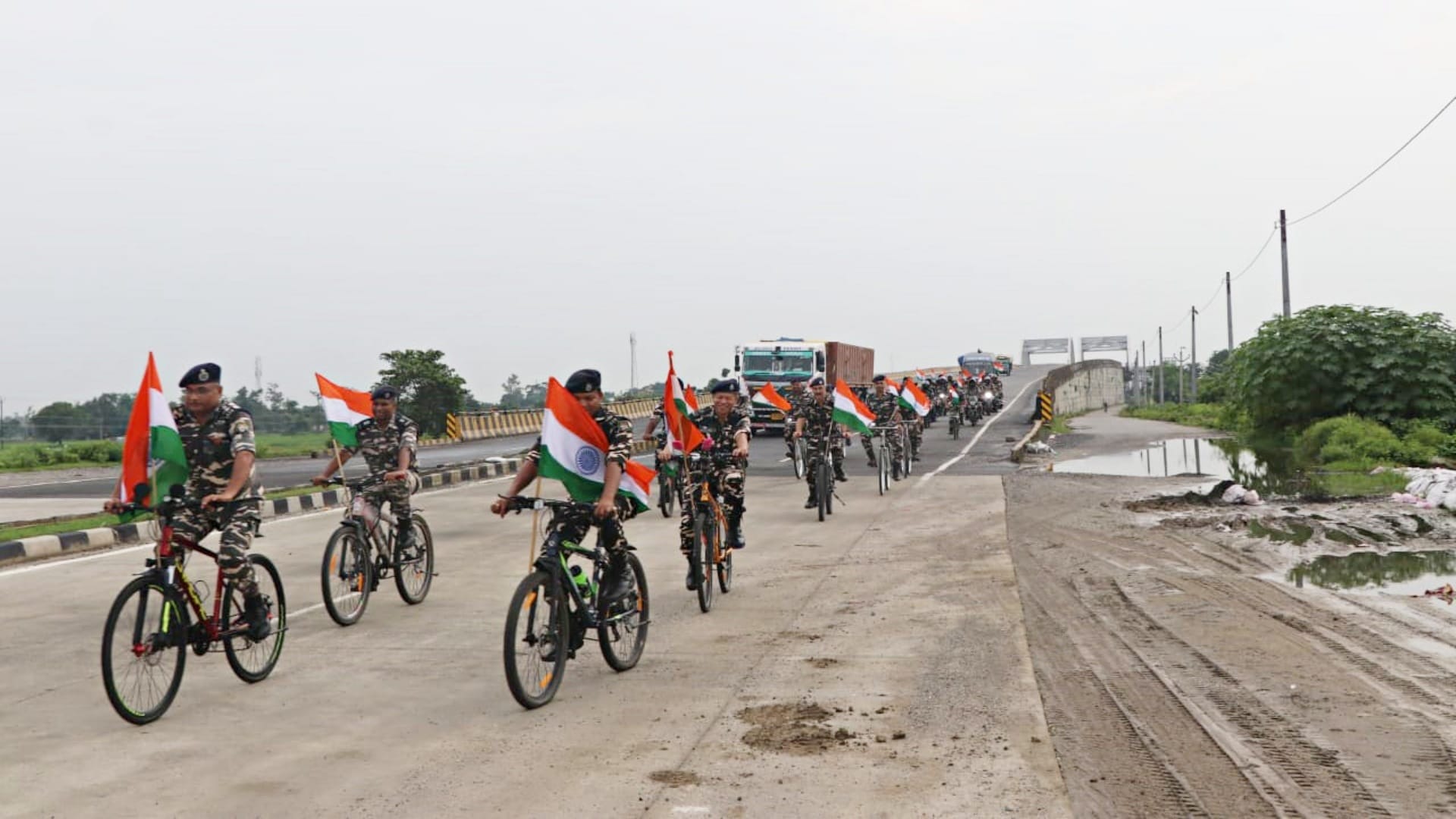 Independence Day: 19th Battalion SSB took out a tricolor awareness rally in Kishanganj, see captivating pictur
