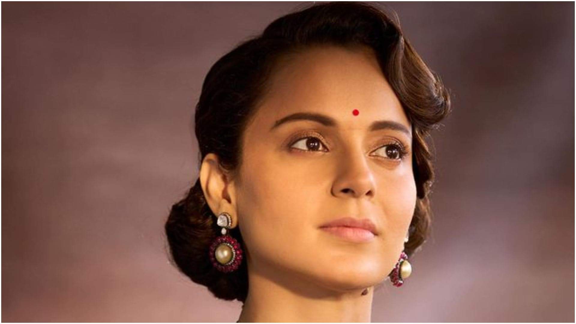 Kangana Ranaut again targets Bollywood compares stars to grasshoppers called them stupid