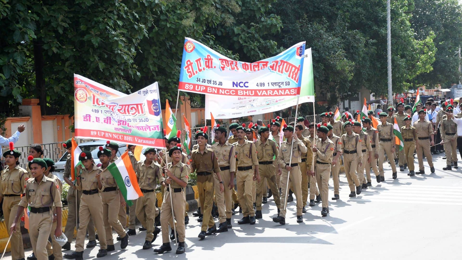 Independence Day 2024 Maa tujhe pranam see latest photo of tiranga yatra in varanasi