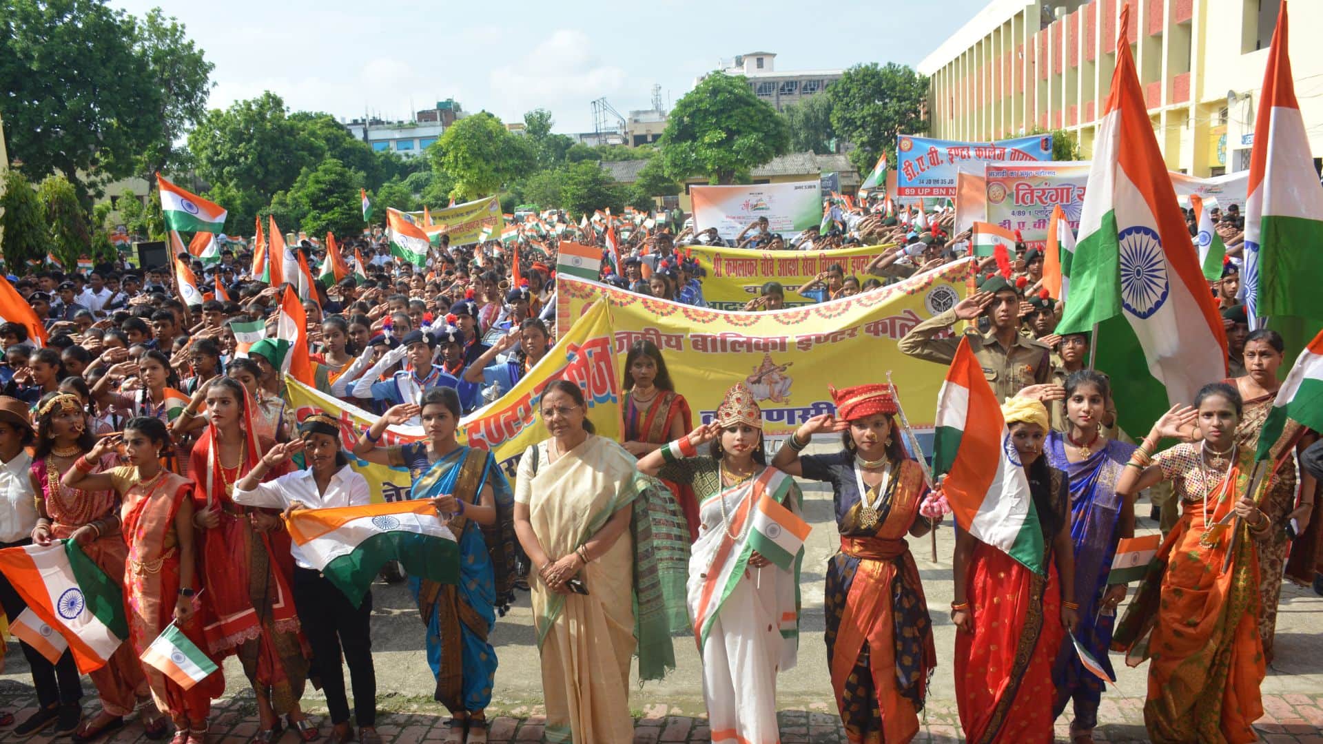 Independence Day 2024 Maa tujhe pranam see latest photo of tiranga yatra in varanasi