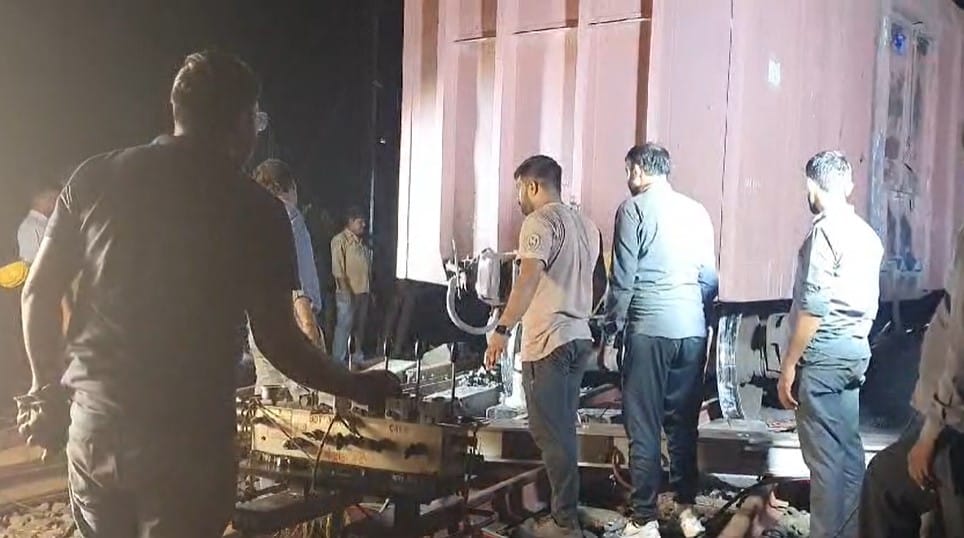 MP News Two Salt-Laden Freight Train Wagons Derailed, Service Restored Several Trains Affected