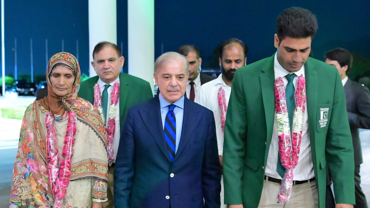 after cm maryam nawaz pm shehbaz sharif also announced to give 15 crores to arshad nadeem