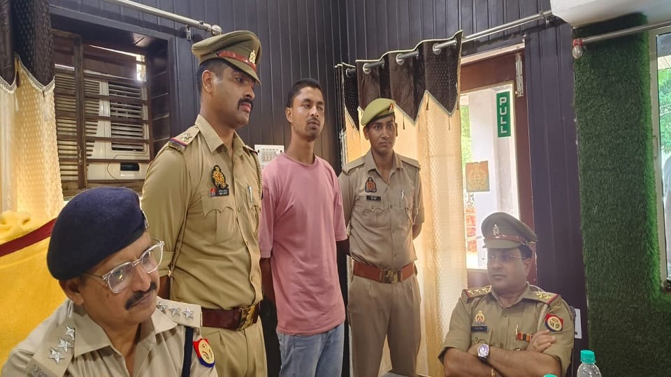Meerut: Ghazala along with her lover brother-in-law murdered her husband, herself gave the first blow on head