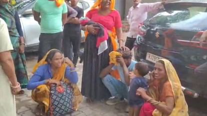 Alwar News: समय पर ब्लड नहीं चढ़ाने से प्रसूता की मौत, नाराज परिजनों ने अस्पताल पर लगाया लापरवाही का आरोप Alwar : Mother died due to blood transfusion not being done, family members accused the hospital of negligence