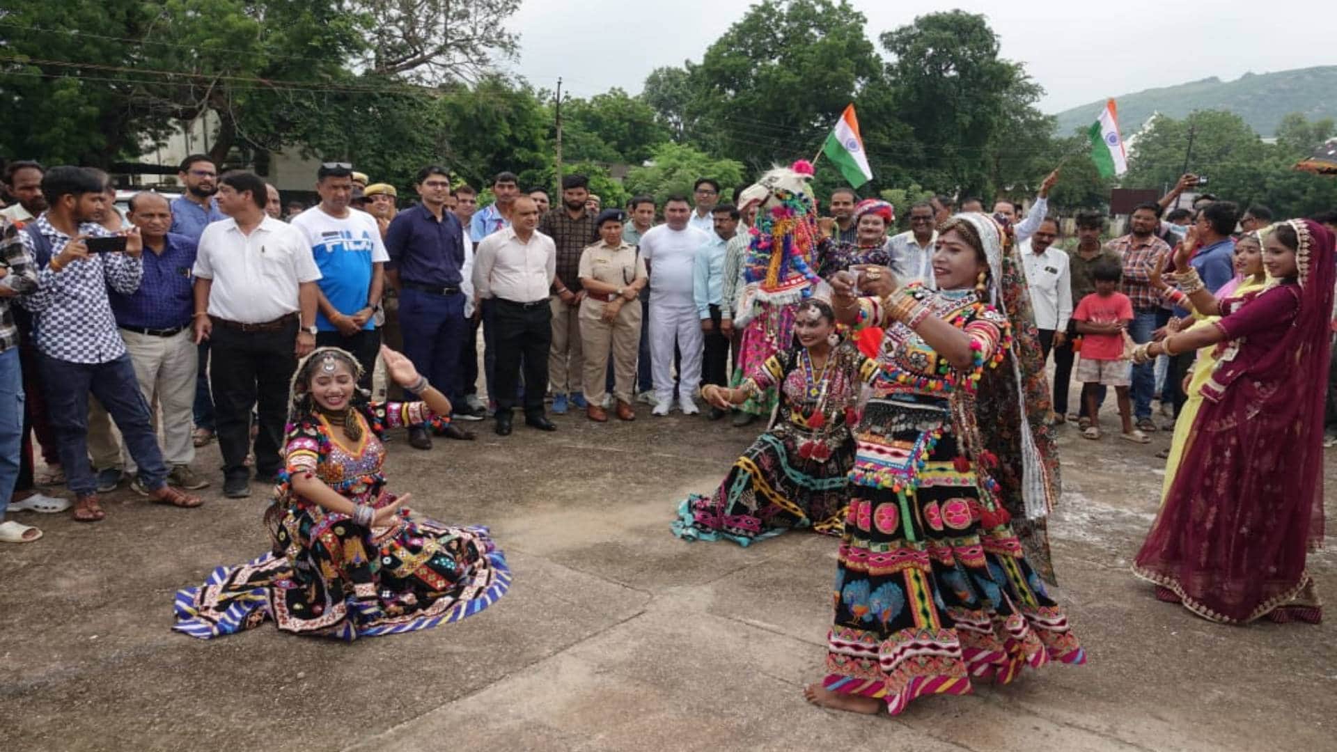 Independence Day Every home tricolor campaign among Rajasthani artists in Bundi artists wonderful performances