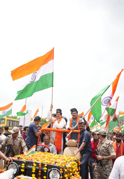 MP News: Congress divided the country in a cowardly manner, CM flags off Tiranga Yatra in Bhopal