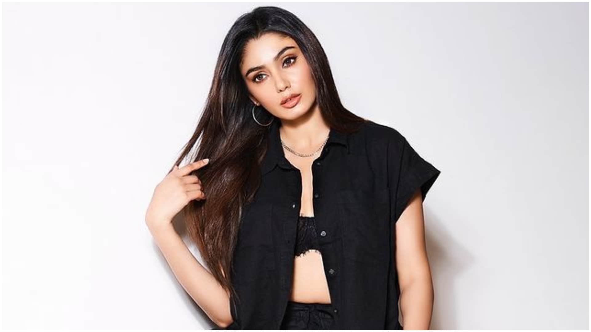 Ranvir Shorey new statement on Sana Makbul said being a girl she does not got a license to misbehave