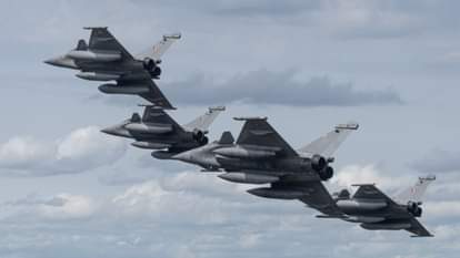 फ्रांस में दो राफेल विमान की भिड़ंत (सांकेतिक तस्वीर)