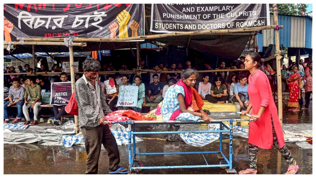 Bengal Congress chief Subhankar Sarkar faces go back slogans by protesting doctors at state-run hospital