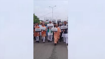 CM Yogi Adityanath in maun padyatra on Vibhajan Vibhishika Smriti Divas.