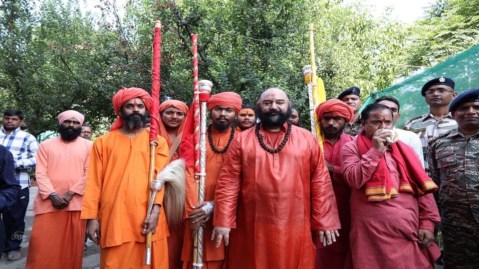 Srinagar: Chhadi Mubarak reached Pahalgam with cheers of Har Har Mahadev.