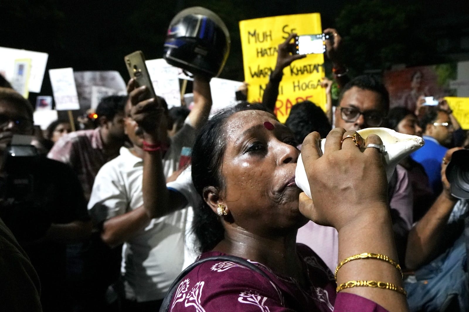 Kolkata doctor murder: Women fill streets across Bengal in midnight protests, demand justice