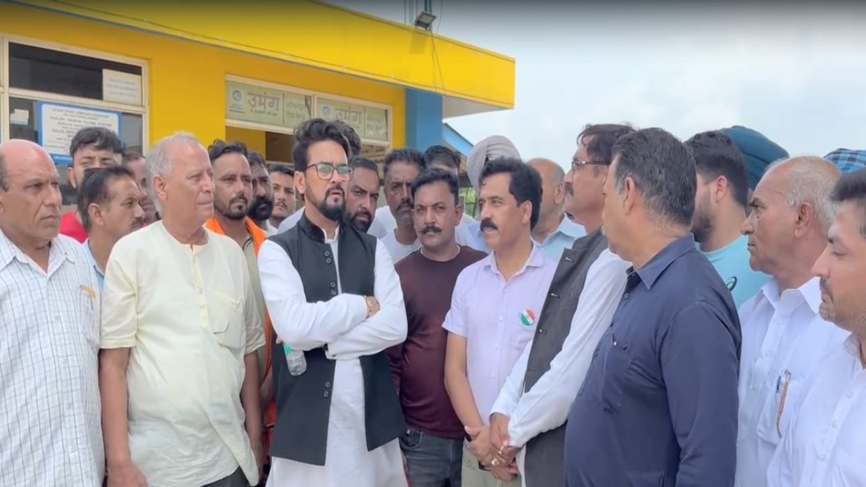 Anurag Thakur lashed out at the government over the damage caused by the floods in Una