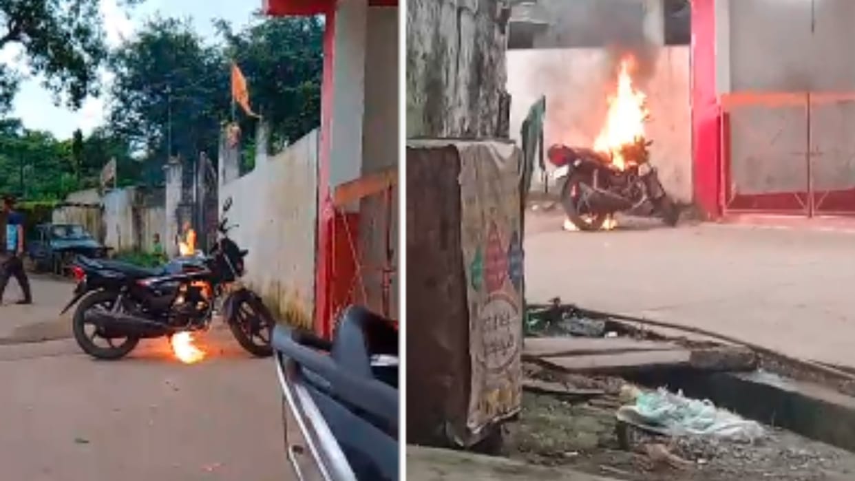 Bhopal: When the constable stopped him from doing obscene acts in the temple premises, miscreant burnt bike.