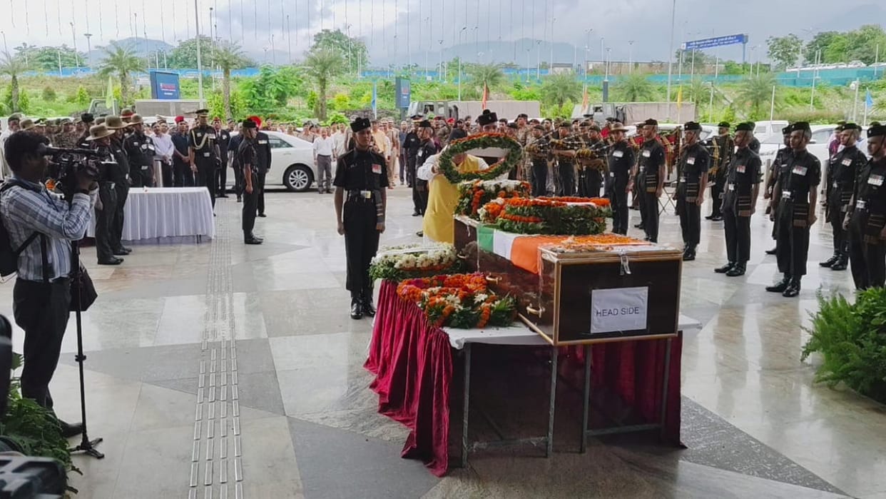 Doda Encounter Dehradun martyr Captain Deepak  Singh Dead body was brought Uttarakhand News in hindi