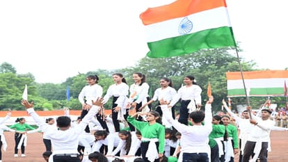 स्कूली बच्चों ने दी मनमोहक प्रस्तुतियां