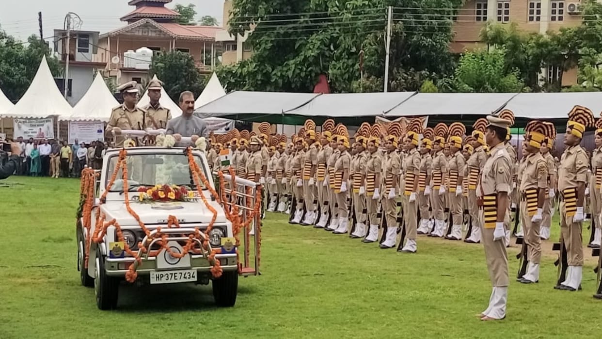 Celebration of Independence day in himachal: CM unfurled the tricolor in Dehra, glimpses in pictures