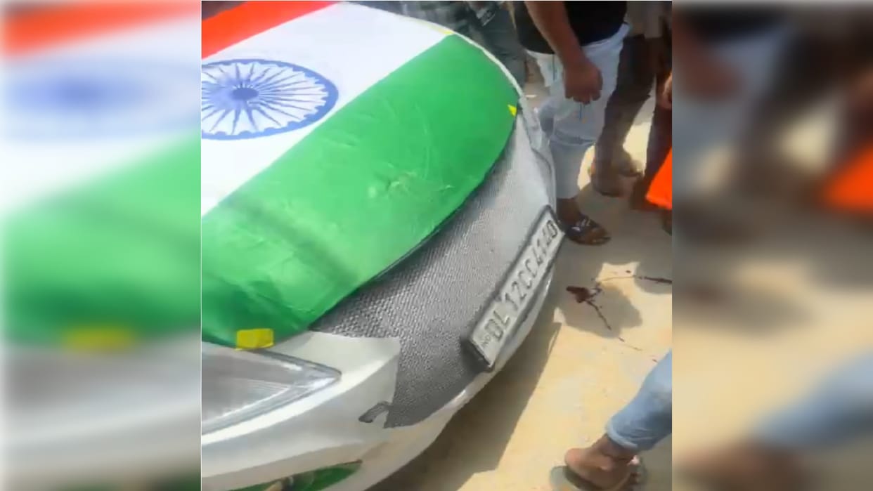 A young man trampled by a car participating in Tiranga Yatra in Loni Ghaziabad