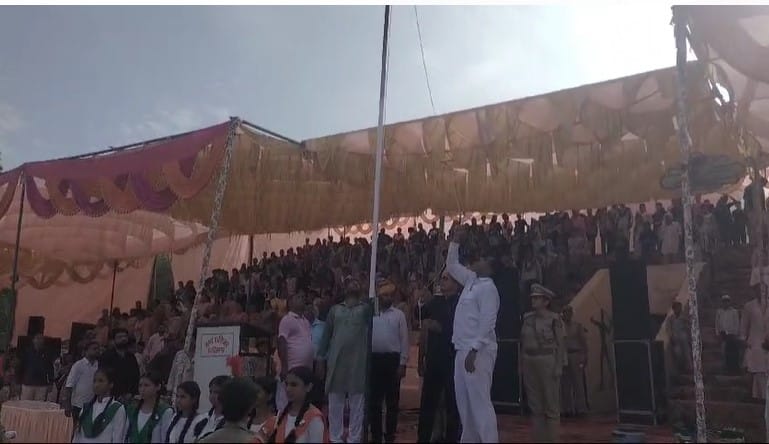 Flag fell during flag hoisting in Independence Day ceremony