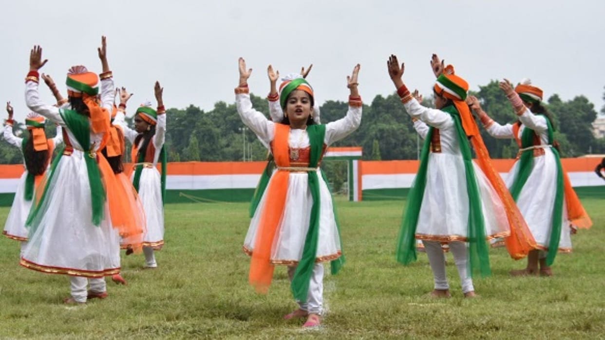 Independence Day 2024 National flag saluted at BHU Vice Chancellor said this institute like a team