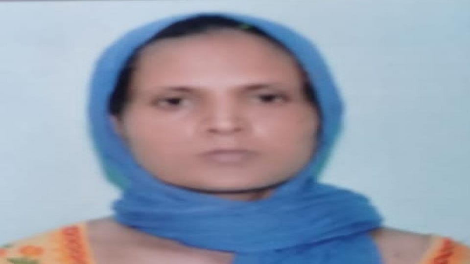 Meerut: Linter of death... Linter fell on sleeping family, six people buried under debris, one woman died