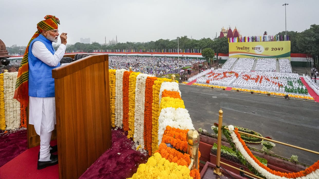 Hope situation Bangladesh improves at earliest we are committed to peace PM Narendra Modi on Independence day