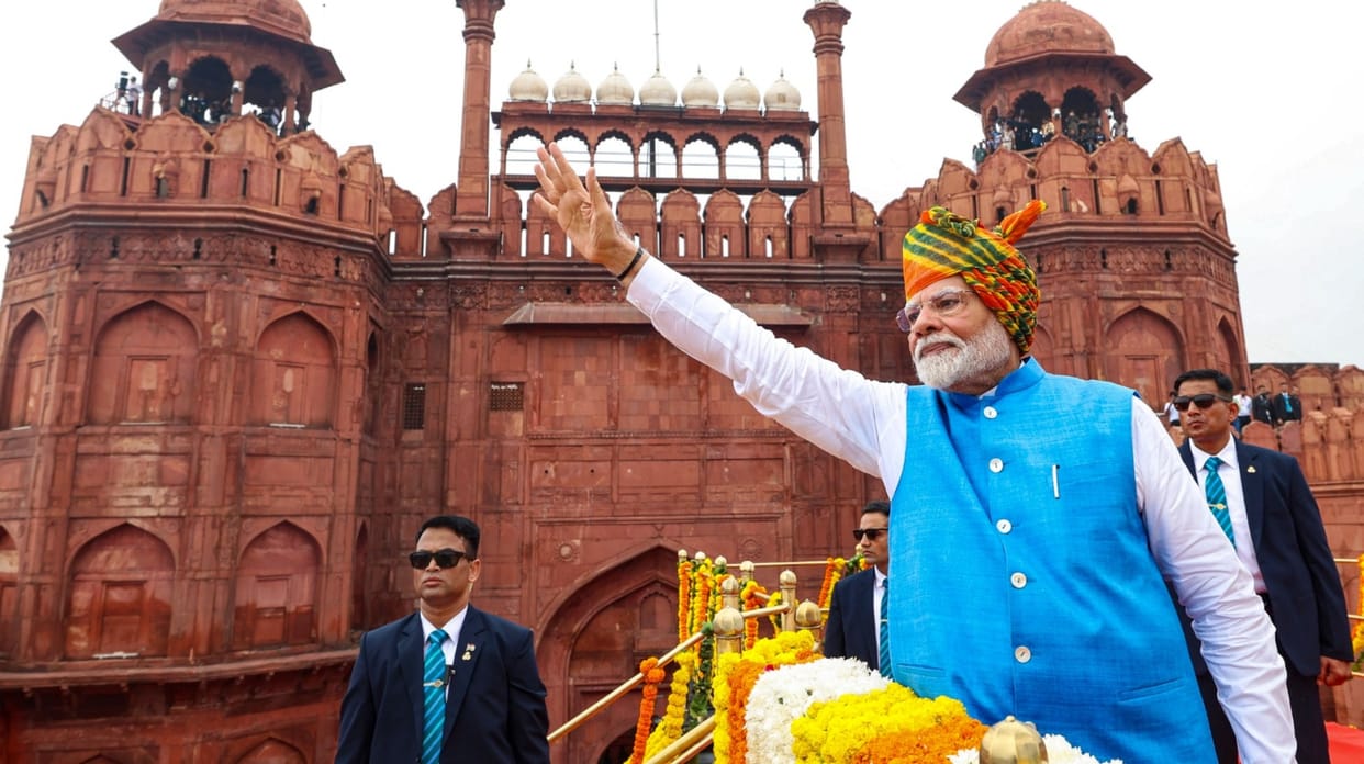 Independence Day 2024 PM Modi Hoists Tricolour At Red Fort, Addresses Nation, see photos