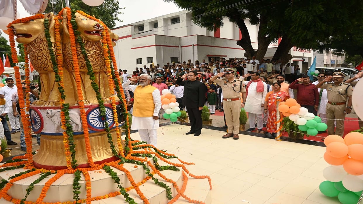 August 15: Independence Day celebrated with full enthusiasm in Prayagraj immortal martyrs remembered
