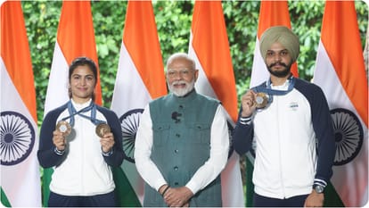 PM Narendra Modi meets the Indian contingent that participated in Recently concluded Paris Olympics 2024