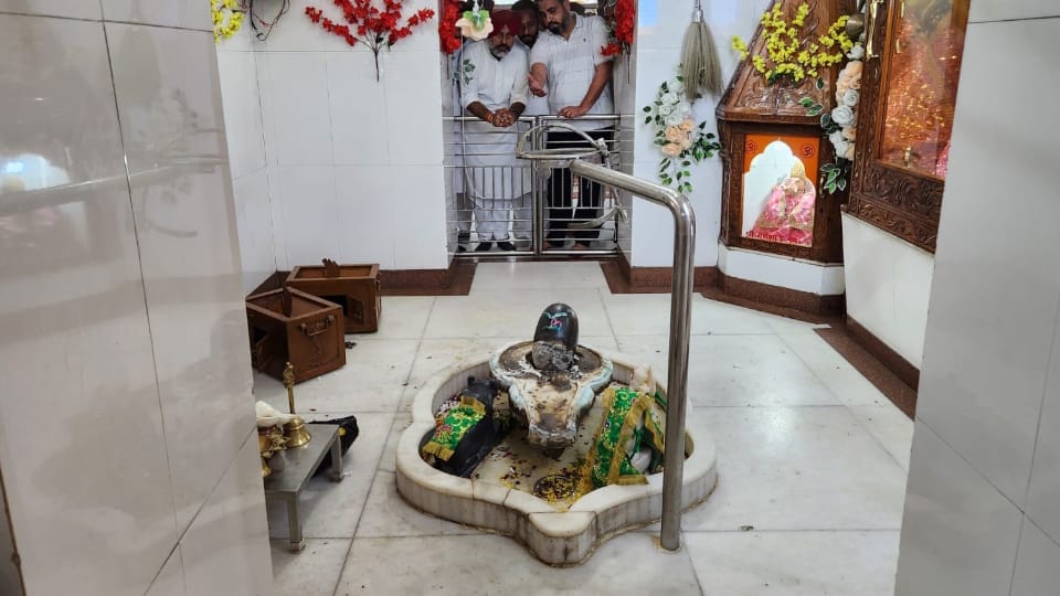 Theft at temple in Khanna