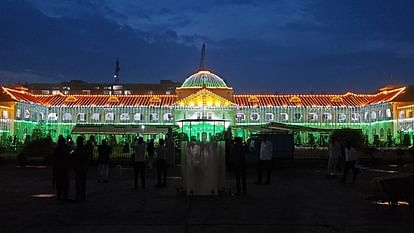 Independence Day: All the squares decorated like a bride, High Court and junction illuminated with the light o