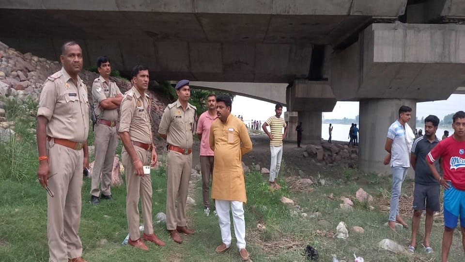 Kairana: Bath of death... Two teenagers and a young man drowned in Yamuna, had come from Haryana to take bath.