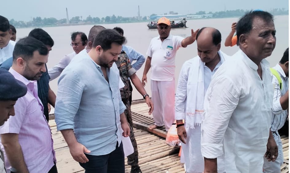 Bihar News: Tejashwi Yadav reached Raghopur Assembly by boat; Floods, development, roads; RJD