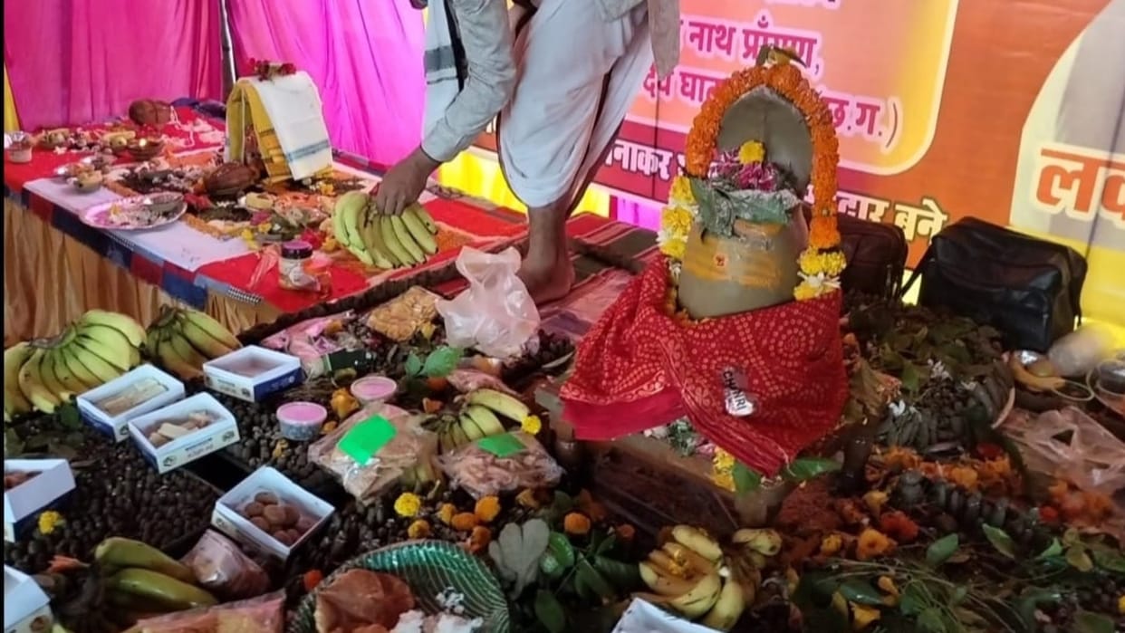 Sawan 2024: innumerable earthen Shivlingas made in Raipur, mahadevghat Chhattisgarh