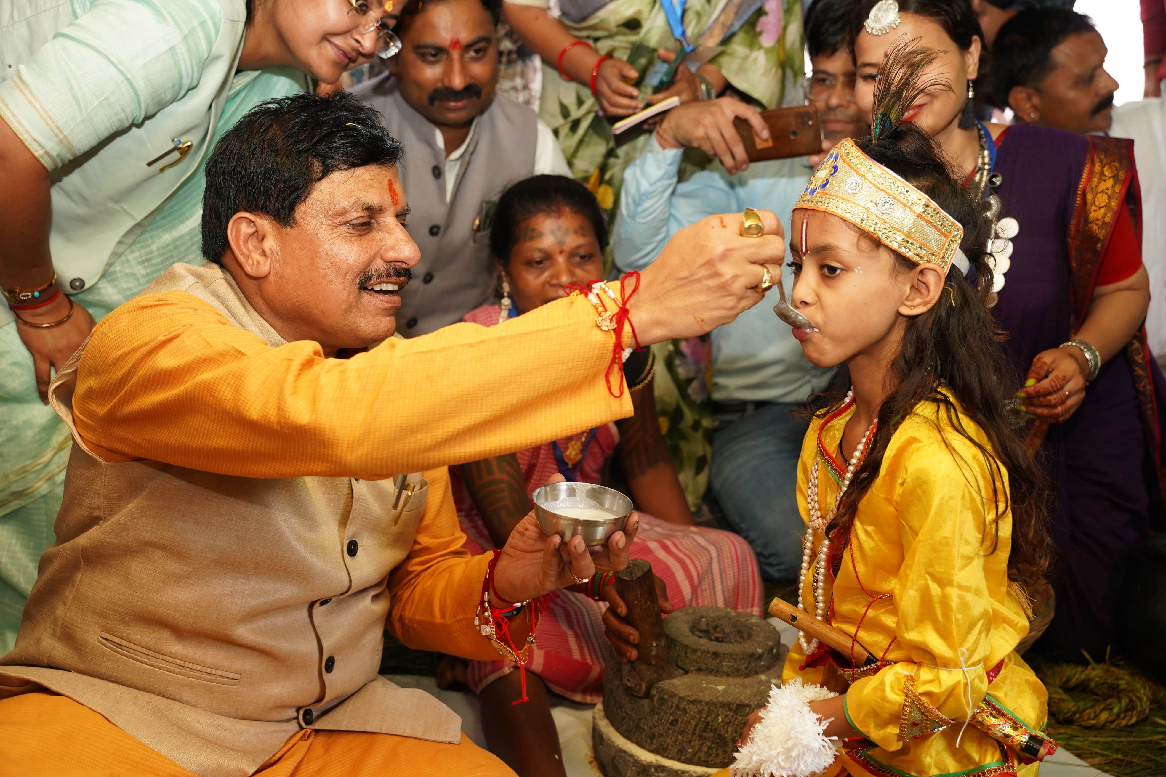 MP News: CM reached Dindori, gave a gift of Rs 150 crore, said- will make Vikrampur a new industrial area