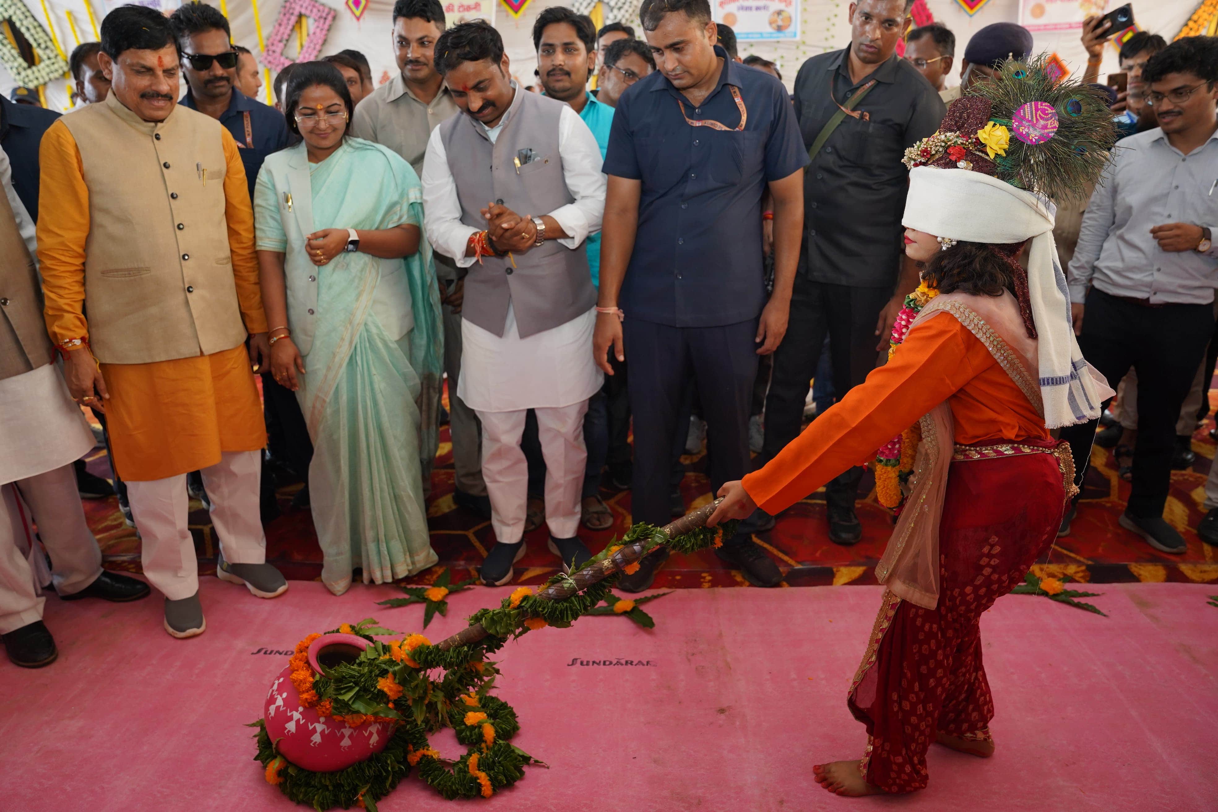 MP News: CM reached Dindori, gave a gift of Rs 150 crore, said- will make Vikrampur a new industrial area