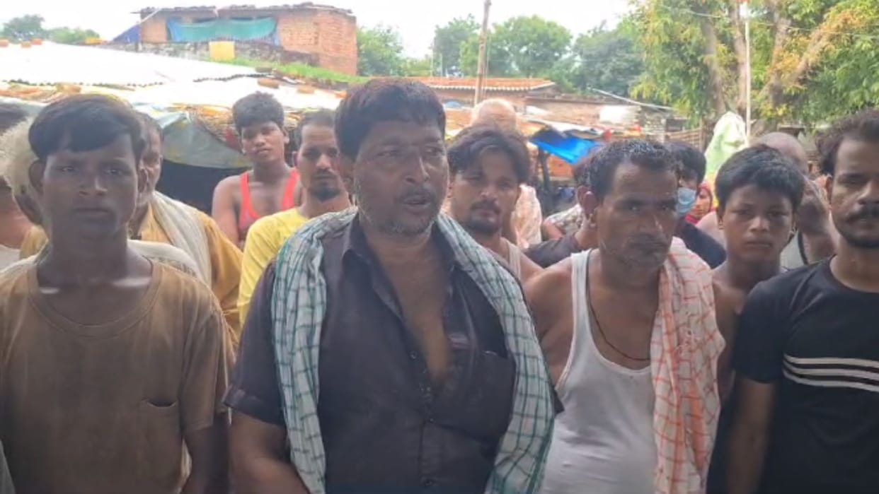 Six children died due to illness in azamgarh questions raised on health department 10 admitted