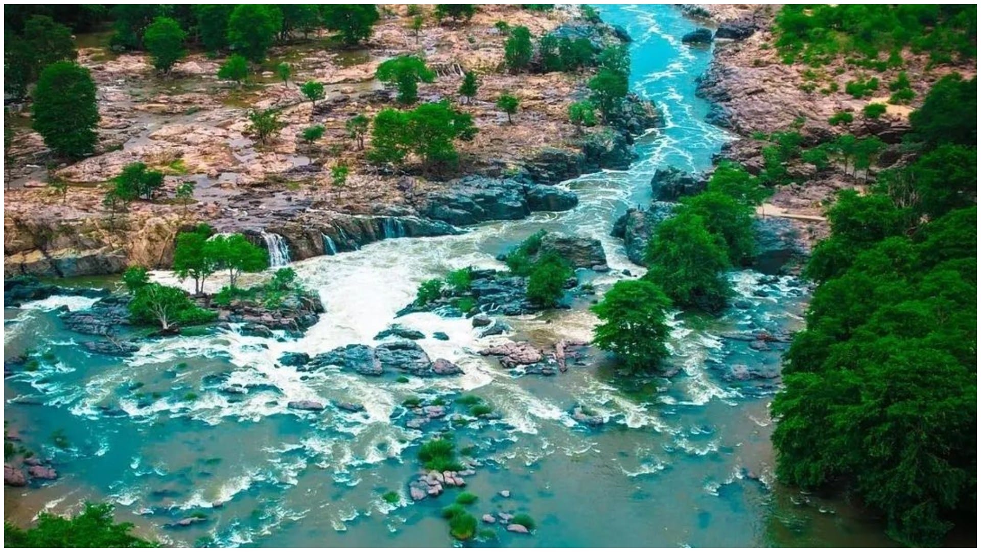 Tamil Nadu Popular Boating Spot Hogenakkal Water Falls From Bangalore Distance