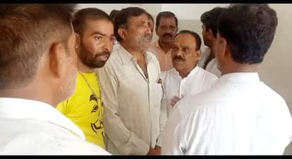 Mandsaur: The farmer who came to the market with garlic died on the spot due to heart attack