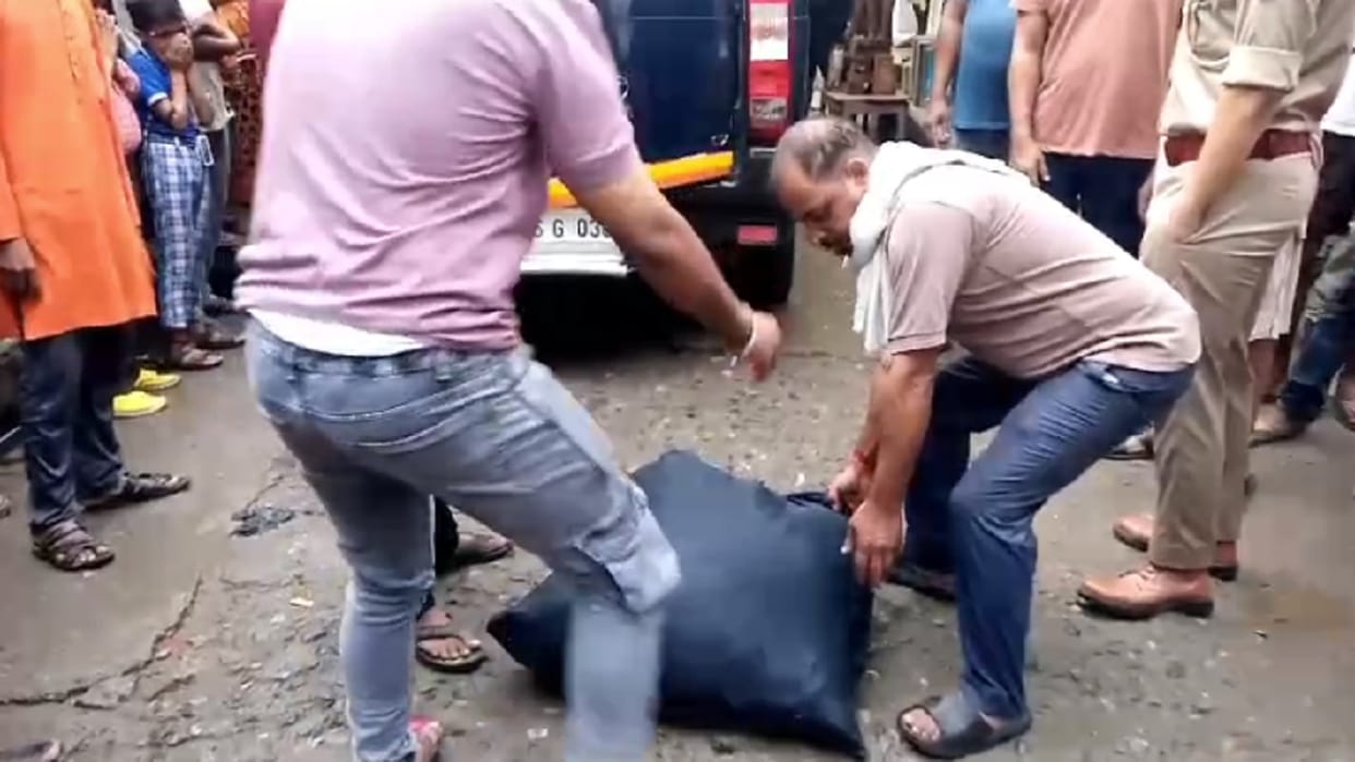people selling meat by packing it in a bag and roaming around in Pilibhit