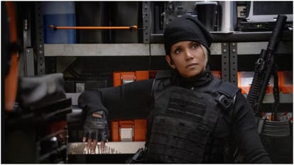 The Union Movie Review by Pankaj Shukla Netflix Junial Farina Mark Wahlberg Halle Berry Mike Colter